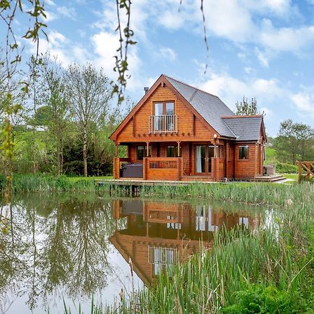 מנאי ברידג' Anglesey Lakeside Lodges מראה חיצוני תמונה