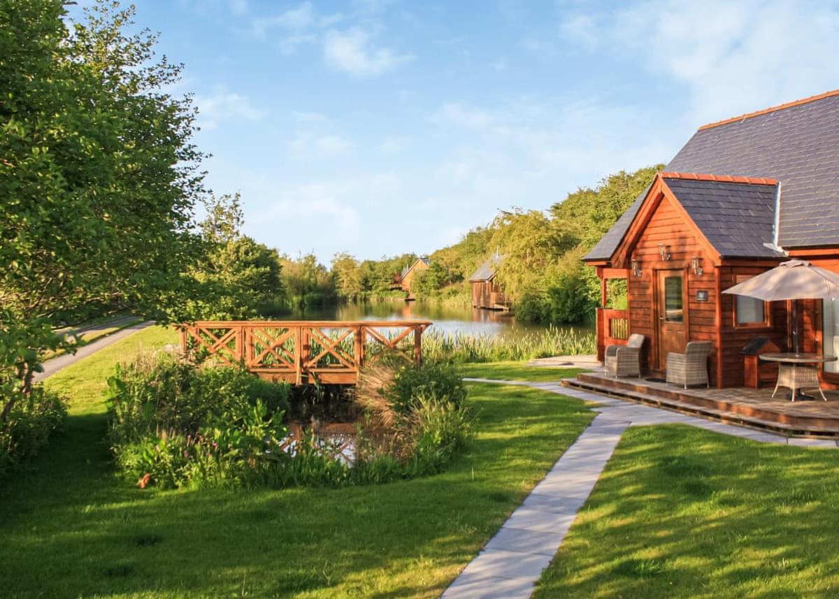 מנאי ברידג' Anglesey Lakeside Lodges מראה חיצוני תמונה