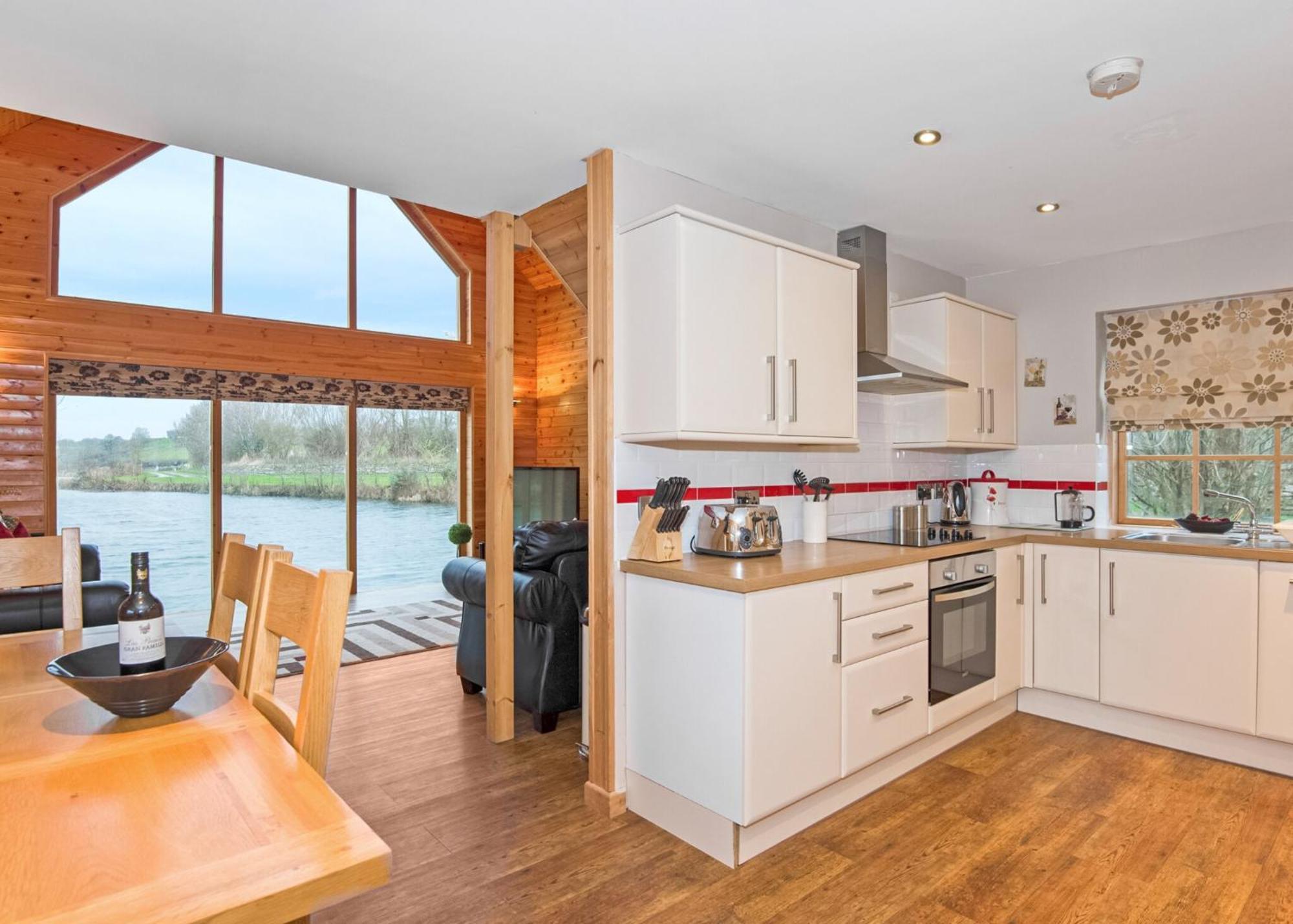 מנאי ברידג' Anglesey Lakeside Lodges חדר תמונה