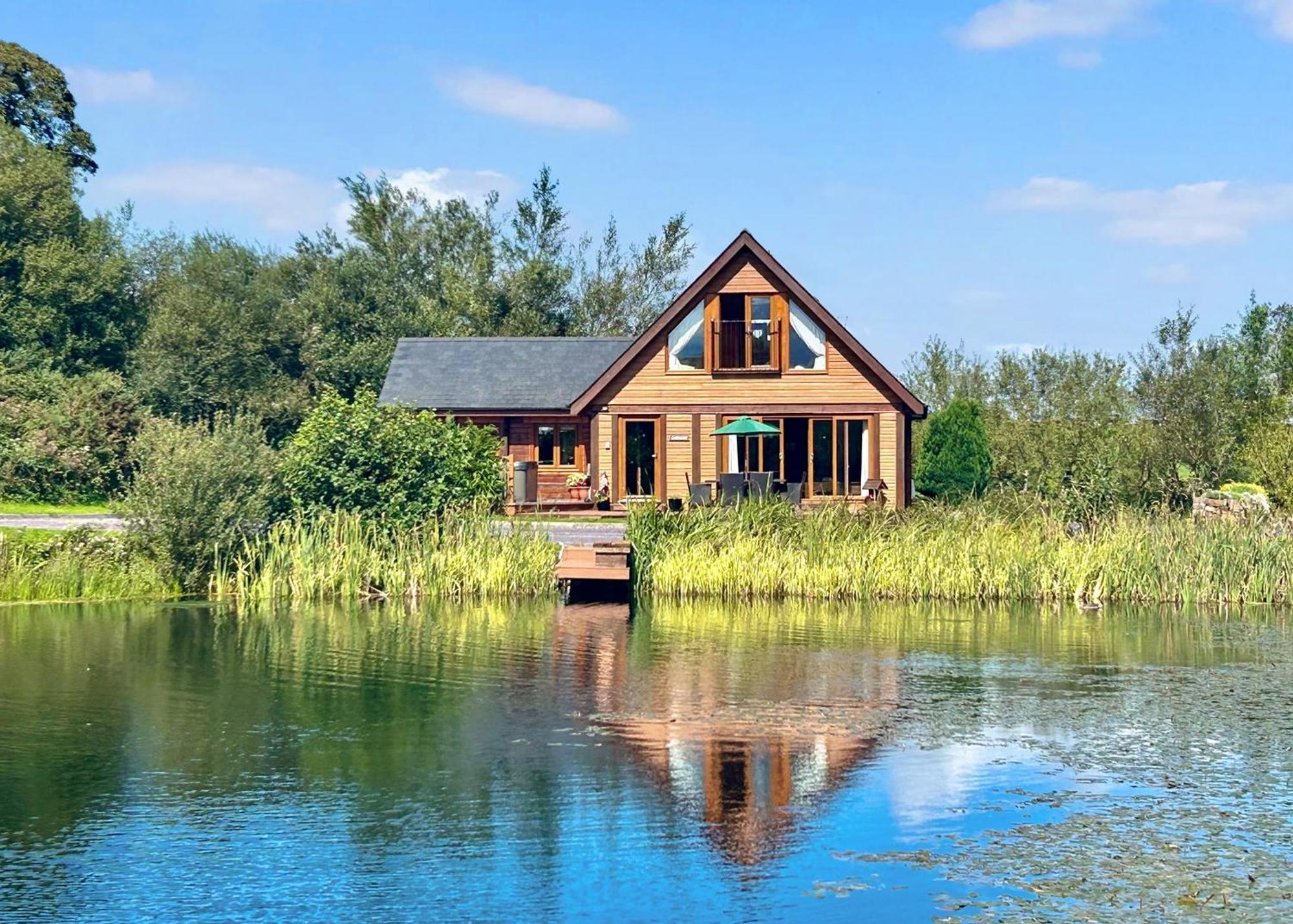 מנאי ברידג' Anglesey Lakeside Lodges מראה חיצוני תמונה