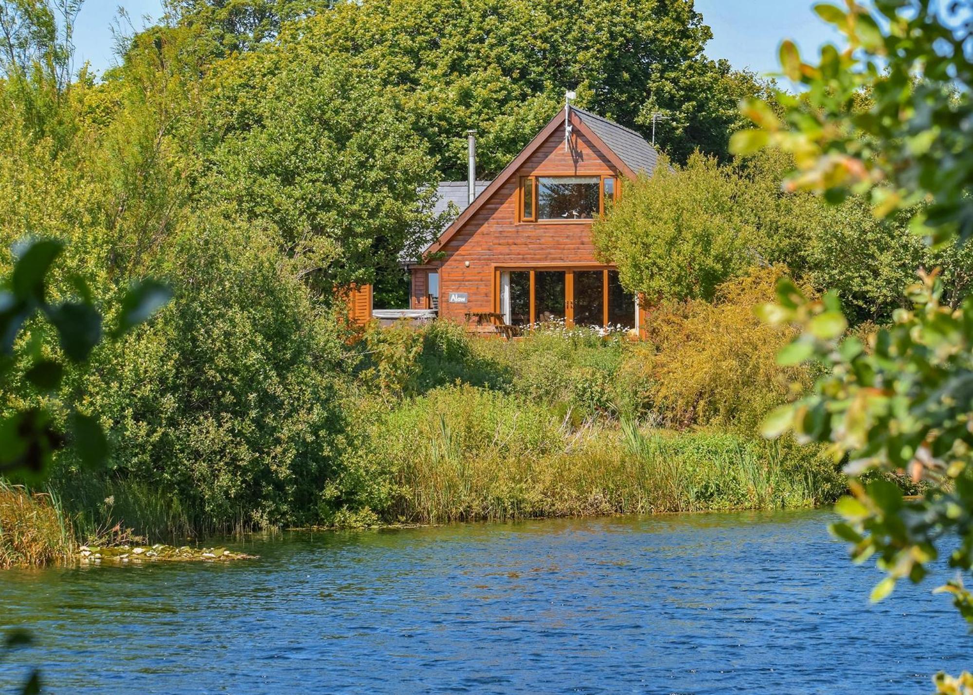 מנאי ברידג' Anglesey Lakeside Lodges מראה חיצוני תמונה
